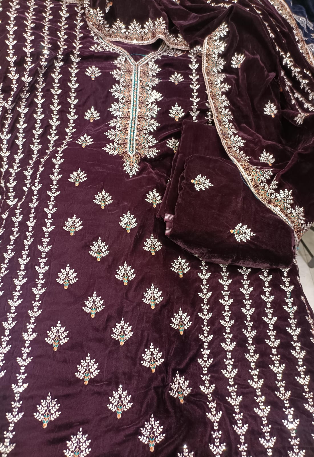 9000 Micro Velvet Luxury Collection 3pc(, shirt front back sleeves dupata embroidered wd plan velvet trouser)