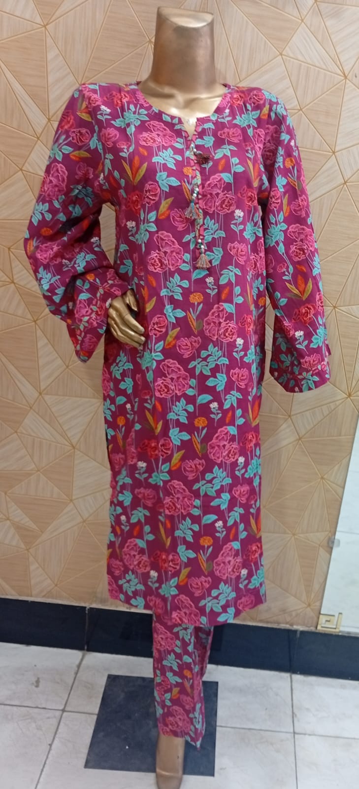 2Pc Khaddar By Waniya Brand (1 L, ,2 xxxL  ) puplr