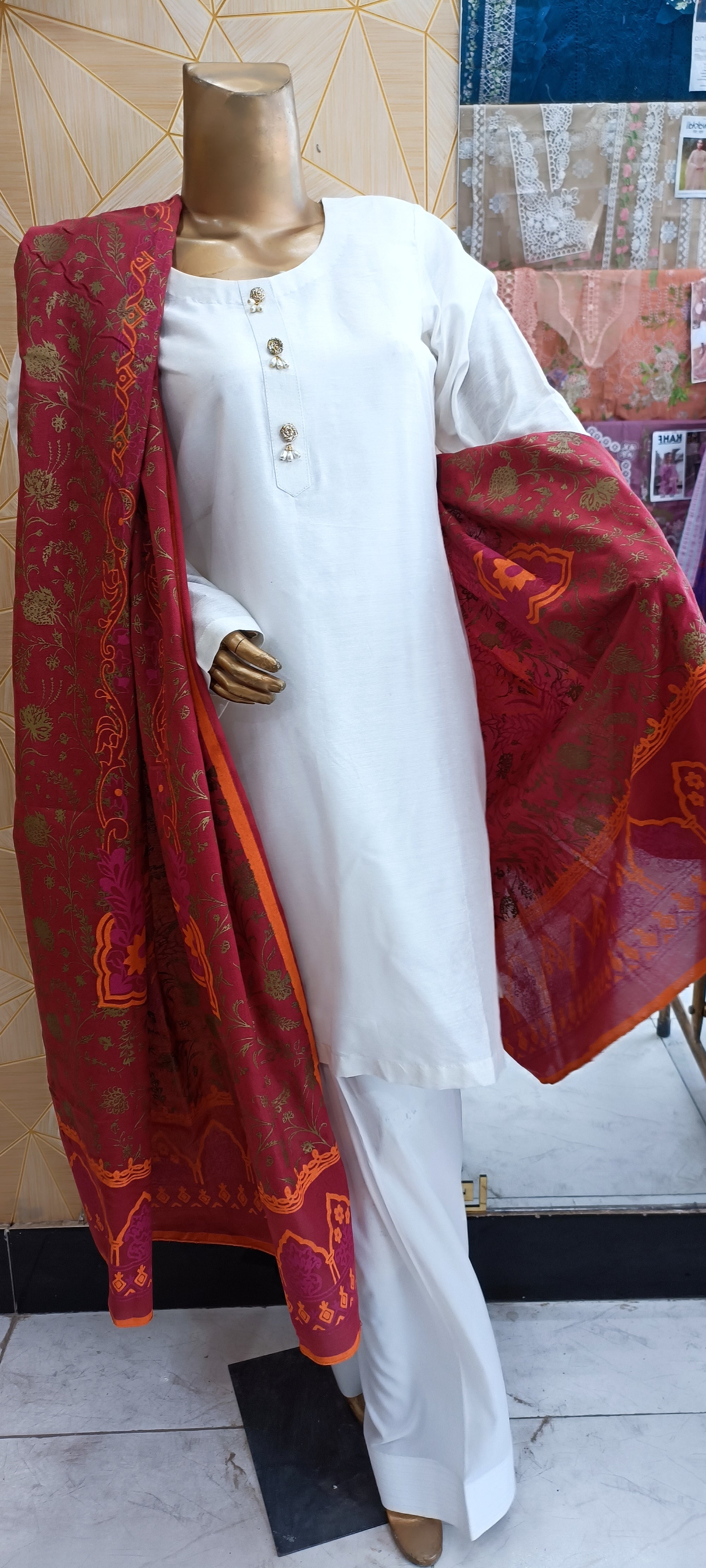 3pc,Khaadi silk kurta wd grip shalwar nd block print khadi cotton dupata... Available in medium nd large