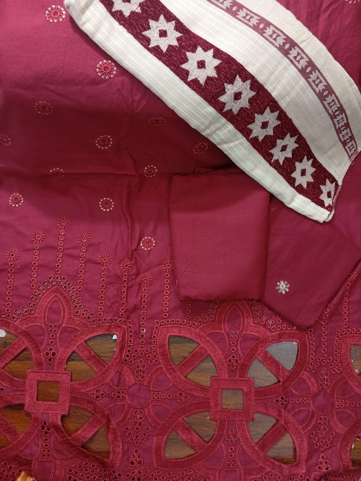 Dhanak marina 3pc ,cutwork daman wd pashmina velvet shwl