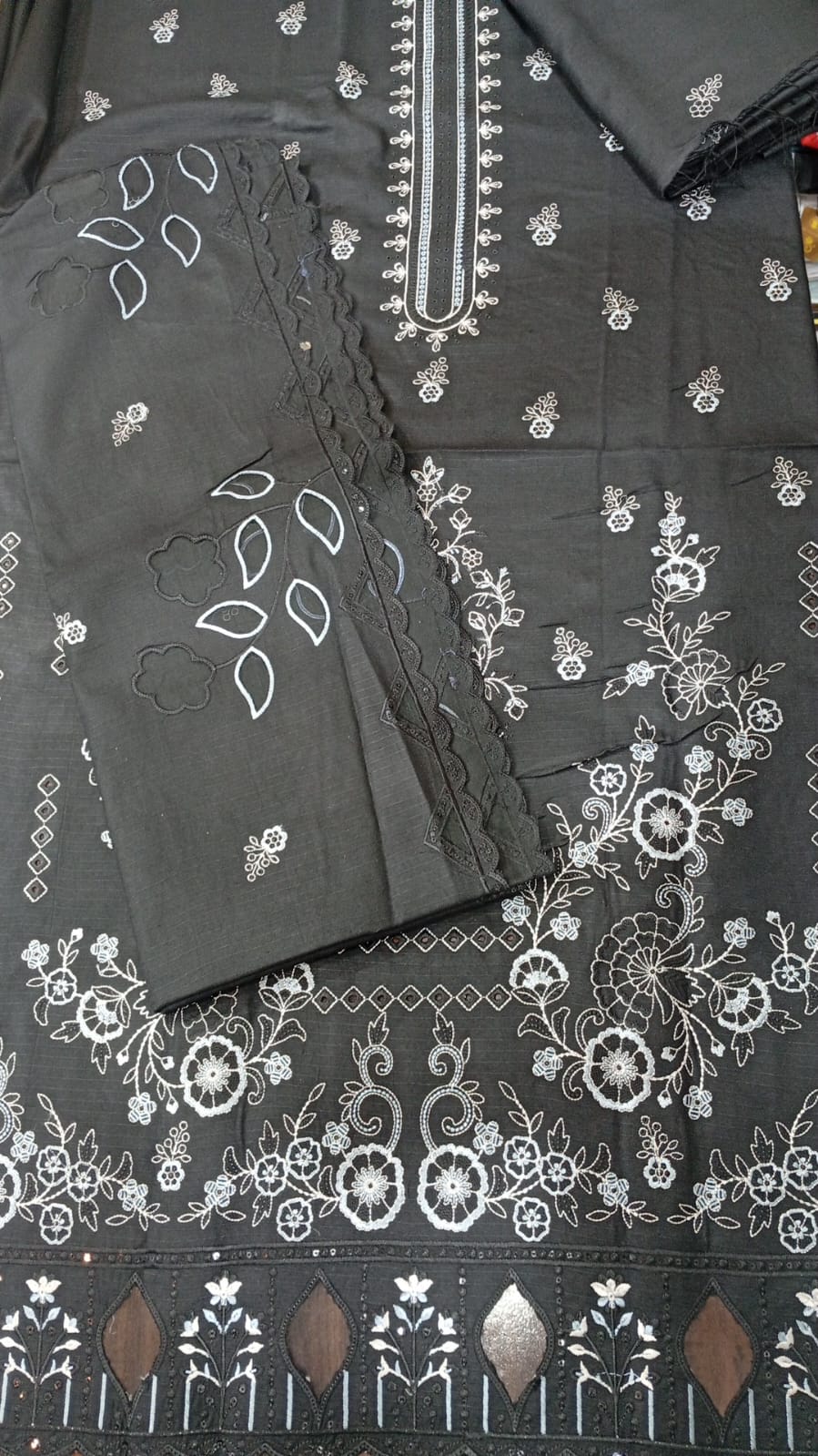 Dhanak marina 3pc, embroidered cutwork shirt plan trouser nd cutwork dupata..