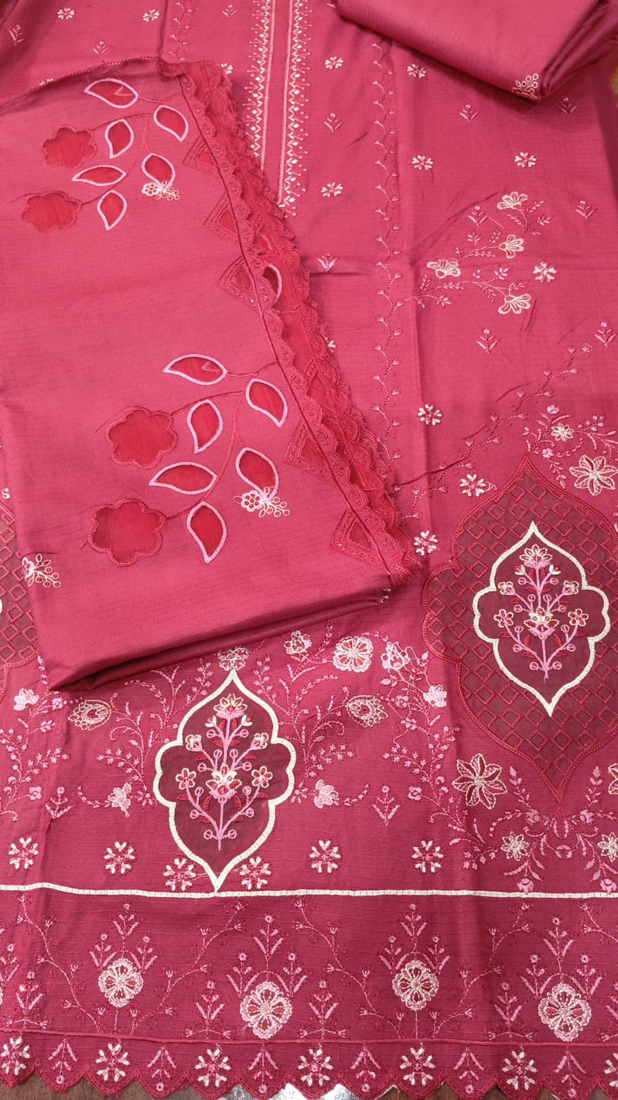 Dhanak marina 3pc, embroidered cutwork shirt plan trouser nd cutwork dupata..