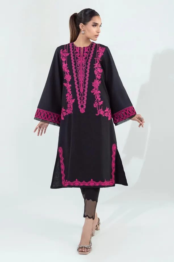 sanasafinaz shirt orignl avalable in small(khaddar)