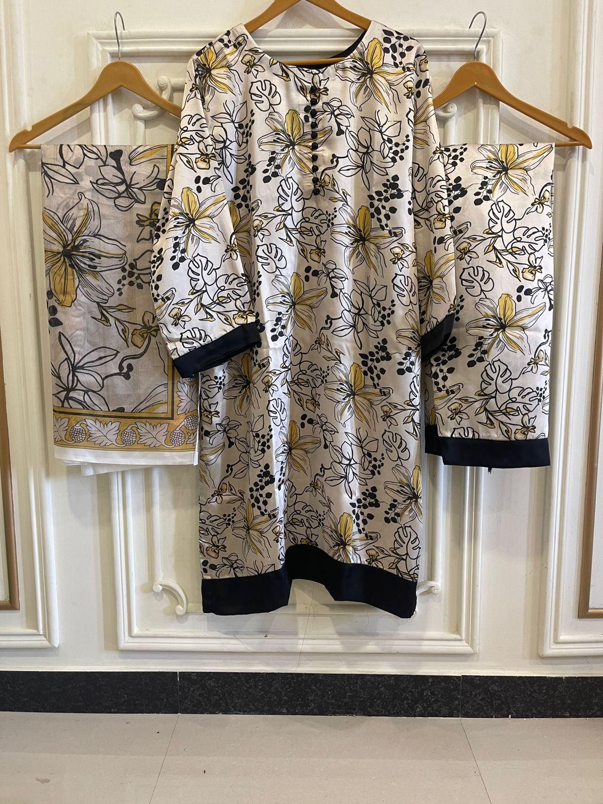 Shamoz Silk Stitched 3Pc Available in medium large xl